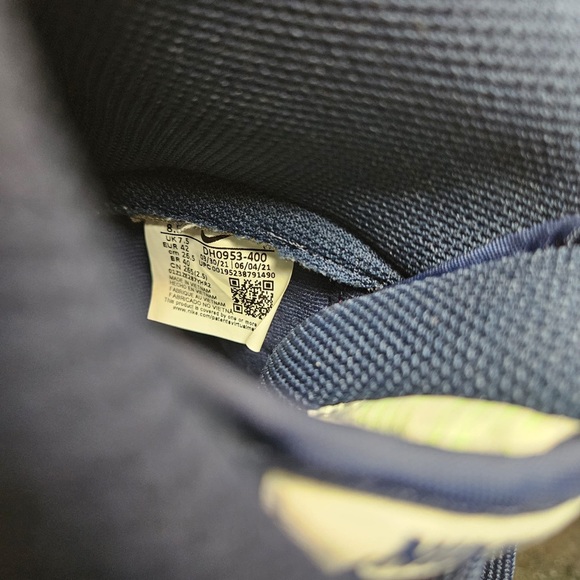 Sz 8.5 high top dunks great condition - Picture 11 of 11